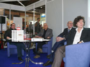 Präsentation des 2. Bandes der „Geschichte der Universität Leipzig 1409-2009“ in der Buchmesse-Akademie: Leiter des Universitätsarchivs Dr. Jens Blecher, Autor Prof. Dr. Hartmut Zwahr, Verlagsleiter Dr. Gerald Diesener und Rektorin Prof. Dr. Beate Schücking (v.l.n.r.)